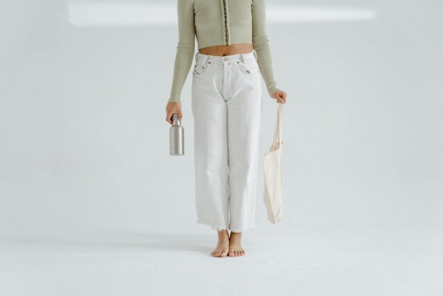 minimalist white pant fashion ideas