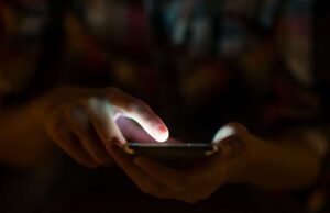 7 Easy Ways on How to Stop Doom scrolling, How to stop Doomscrolling