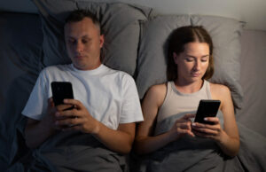 How to Break Your Smartphone Addiction couple using phone at night
